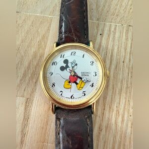 Seiko Disney ladies Mickey Mouse gold tone brown leather watch NEW BATTERY